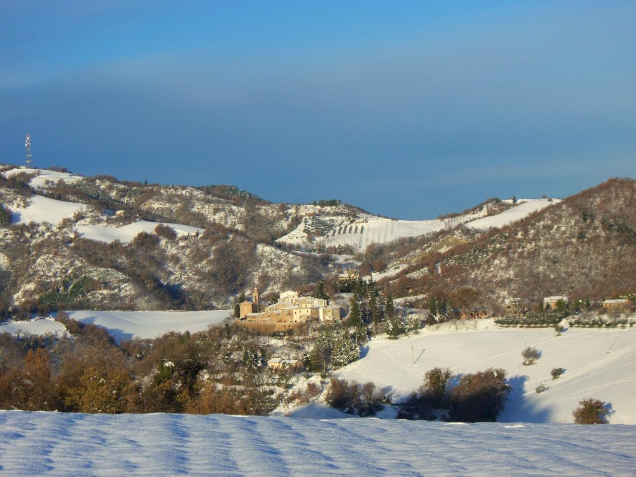 Agriturismo Pozzuolo Serrungarina Zewnętrze zdjęcie